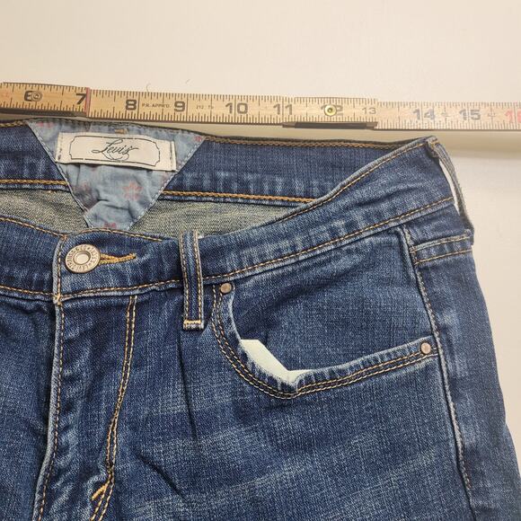 Levi's Capri Jeans Size 6 Blue Dark Wash Denim Retro Straight Leg Western Chore - Picture 8 of 10